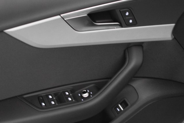 AUDI A4 usata, con Autoradio