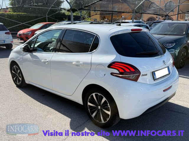 PEUGEOT 208 usata, con Airbag