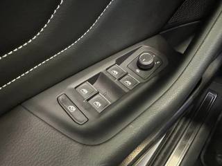 VOLKSWAGEN Passat Variant usata, con Airbag testa