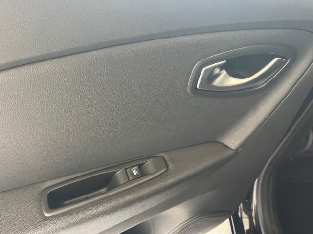 RENAULT Captur usata, con Sensori di parcheggio posteriori