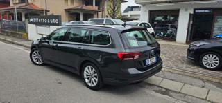 VOLKSWAGEN Passat Variant usata, con Airbag laterali
