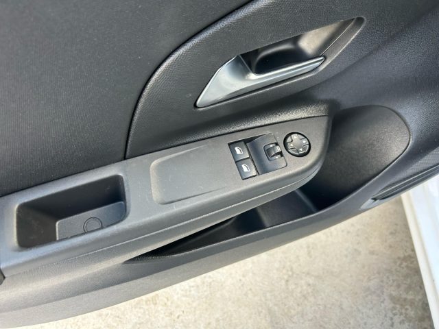 OPEL Corsa usata, con ESP