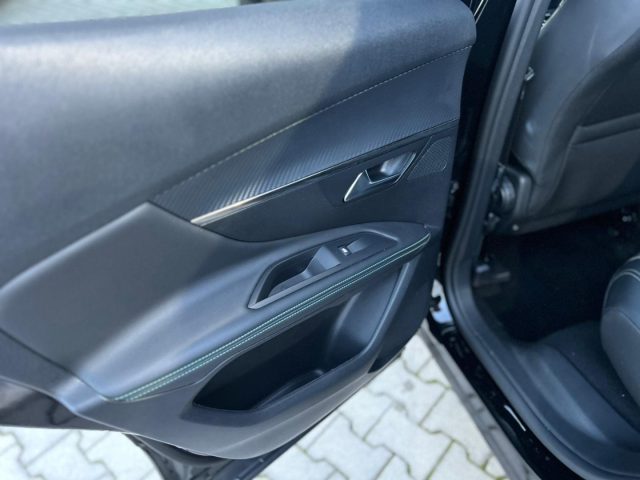 PEUGEOT 3008 usata, con USB