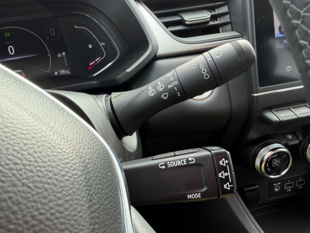 RENAULT Captur usata, con Luci diurne