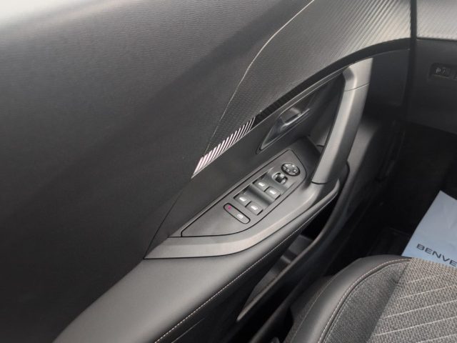 PEUGEOT 2008 usata, con Bluetooth