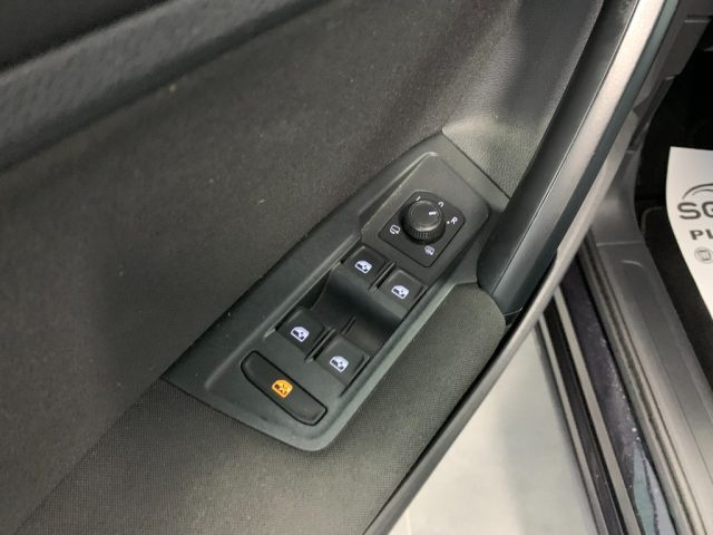 VOLKSWAGEN Tiguan usata, con Volante in pelle