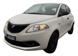 LANCIA Ypsilon 1.0 FireFly 5 porte S&S Hybrid Ecochic Silver