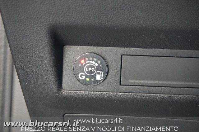 RENAULT Captur usata, con Sensori di parcheggio posteriori