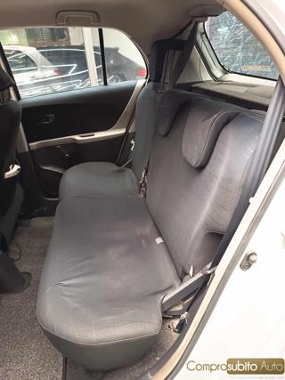 TOYOTA Yaris usata 14
