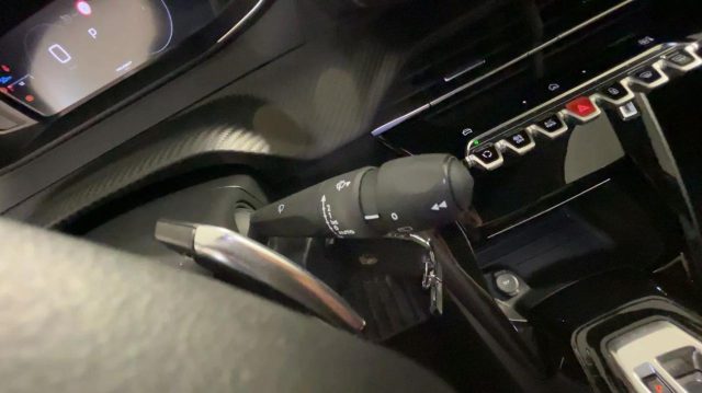 PEUGEOT 2008 usata, con Park Distance Control