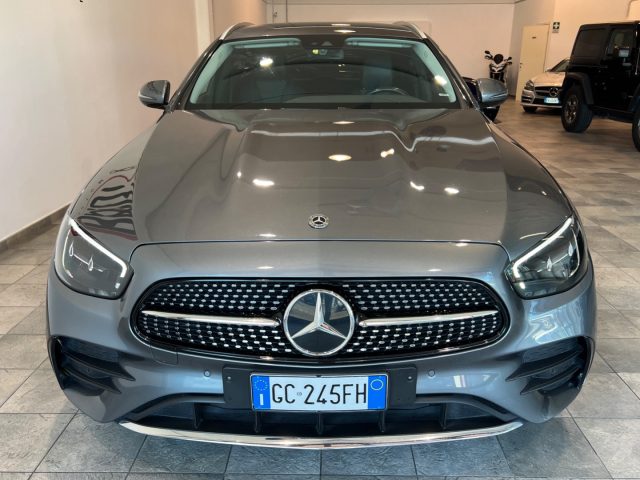 MERCEDES-BENZ E 300 usata, con Controllo automatico clima