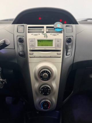 TOYOTA Yaris usata 14