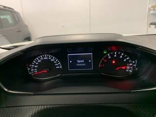 PEUGEOT 2008 usata, con Leve al volante