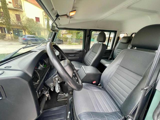 LAND ROVER Defender usata 15