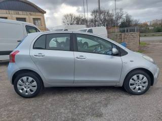 TOYOTA Yaris usata 4