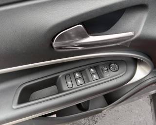 JEEP Avenger usata, con Sedile posteriore sdoppiato