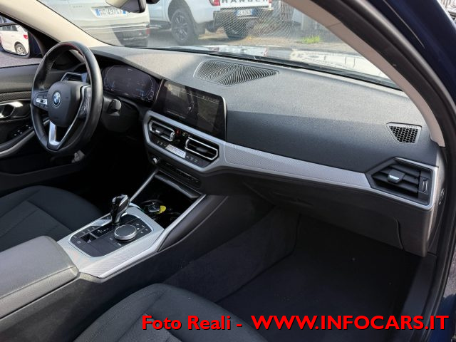 BMW 330 usata, con Touch screen
