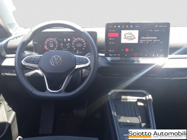 VOLKSWAGEN T-Roc usata, con Regolazione elettrica sedili