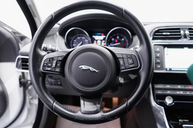 JAGUAR XE usata, con Fendinebbia