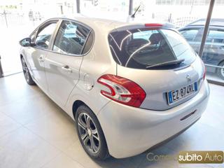 PEUGEOT 208 usata, con Autoradio