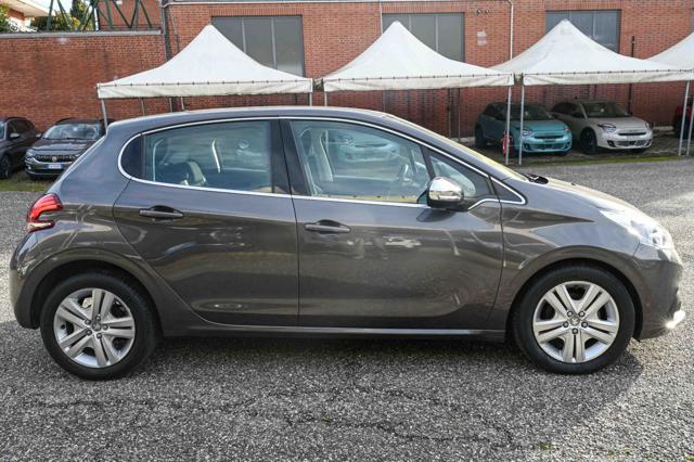 PEUGEOT 208 usata, con Alzacristalli elettrici
