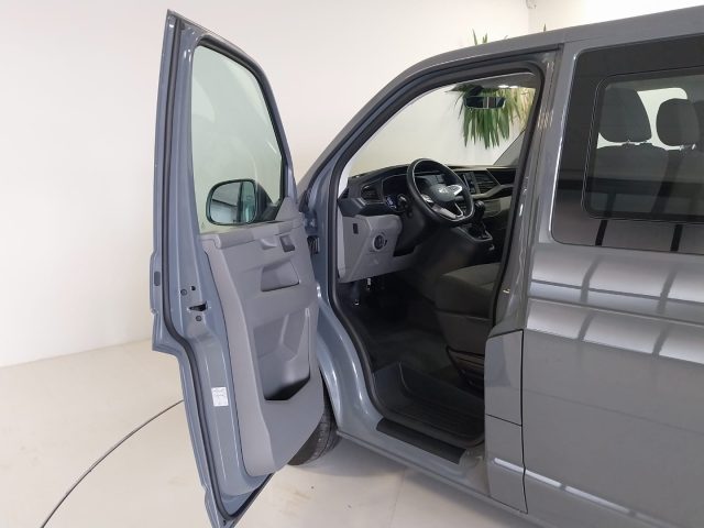 VOLKSWAGEN Caravelle usata, con Volante in pelle
