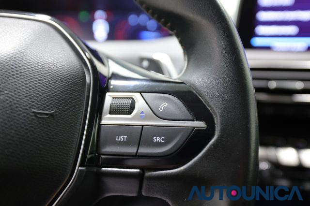 PEUGEOT 3008 usata, con Leve al volante