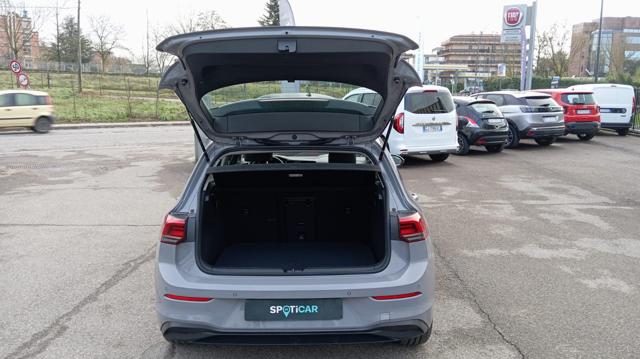 VOLKSWAGEN Golf usata, con Autoradio