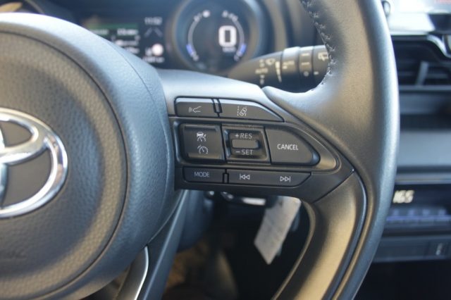TOYOTA Yaris usata, con Airbag testa