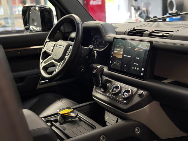 LAND ROVER Defender usata, con Climatizzatore