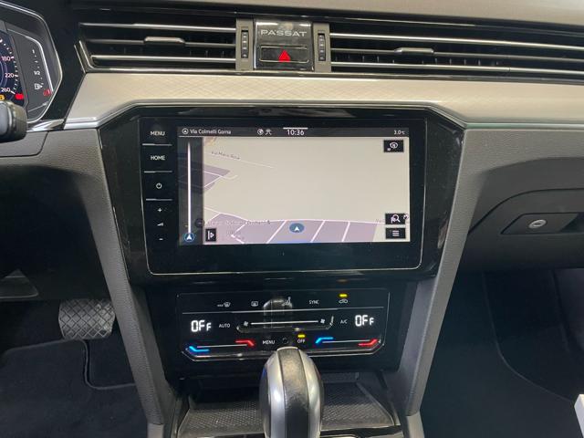 VOLKSWAGEN Passat Variant usata, con Park Distance Control