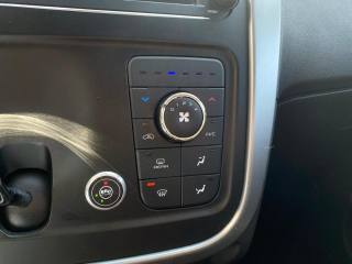 MAHINDRA KUV100 usata, con Touch screen