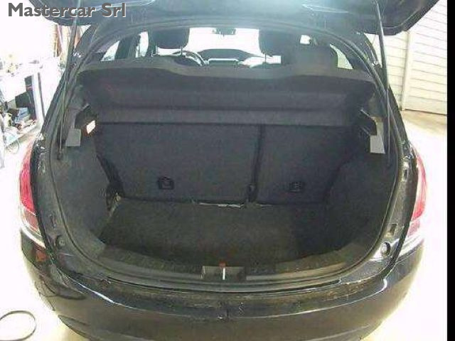 LANCIA Ypsilon usata, con Fendinebbia