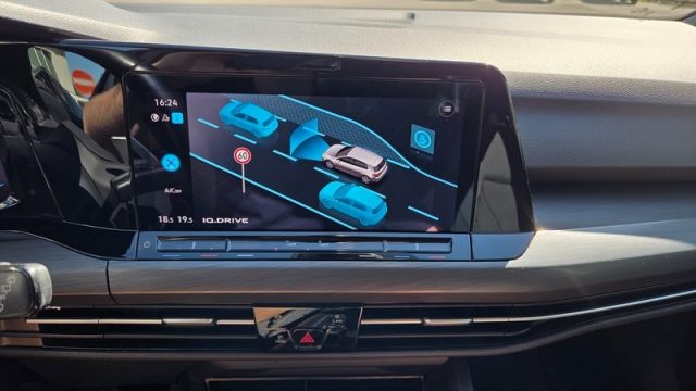 VOLKSWAGEN Golf usata, con Autoradio digitale