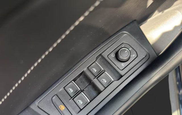 VOLKSWAGEN T-Roc usata, con Cerchi in lega