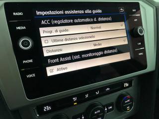 VOLKSWAGEN Passat Variant usata, con Airbag testa