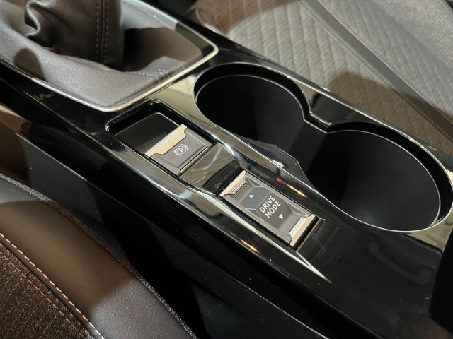 PEUGEOT 208 usata, con USB