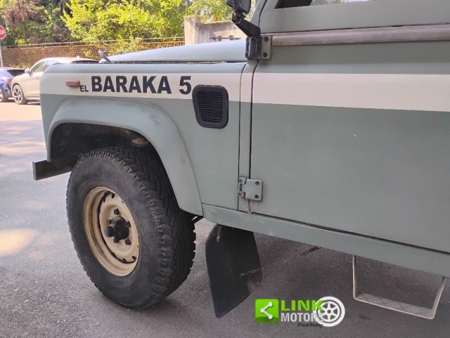 LAND ROVER Defender usata 2