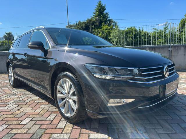 VOLKSWAGEN Passat Variant usata, con Airbag laterali
