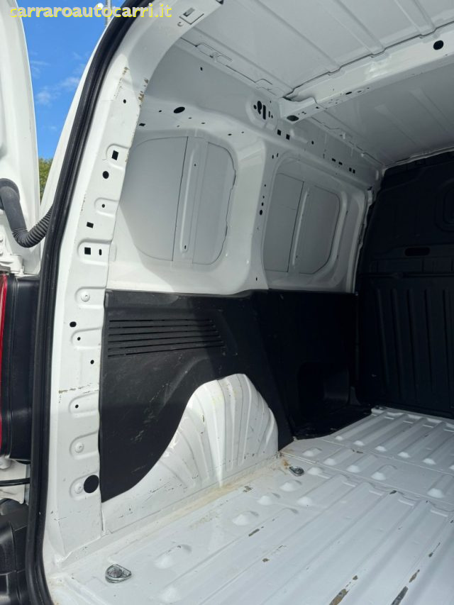 TOYOTA Proace City usata, con Autoradio