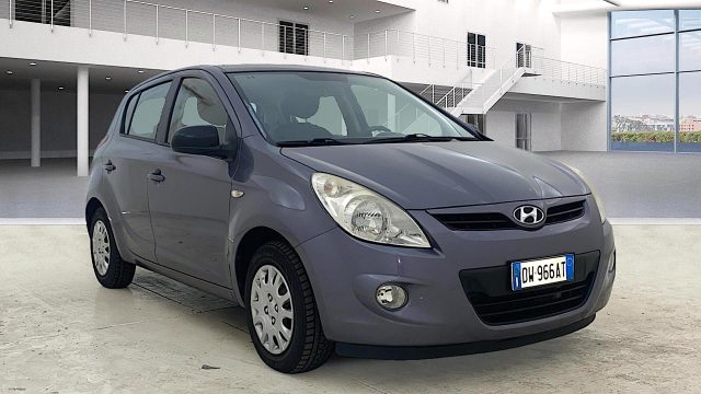 HYUNDAI i20 usata, con Airbag laterali