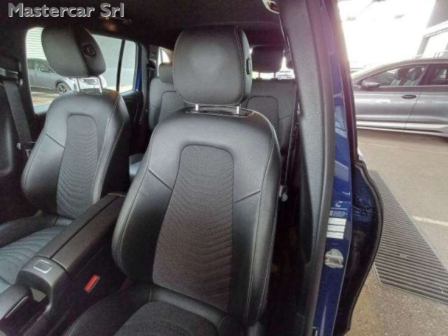 MERCEDES-BENZ GLB 200 usata, con Sistema di chiamata d