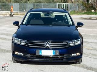 VOLKSWAGEN Passat Variant usata, con Airbag