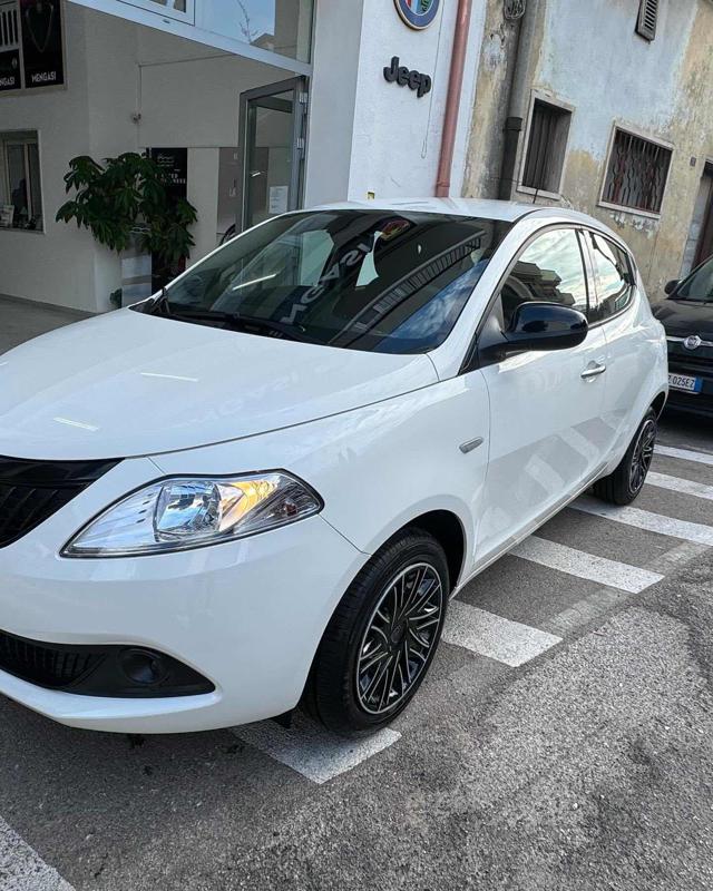 LANCIA Ypsilon usata, con Airbag