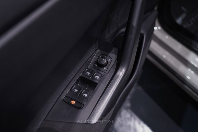 VOLKSWAGEN Taigo usata, con ESP