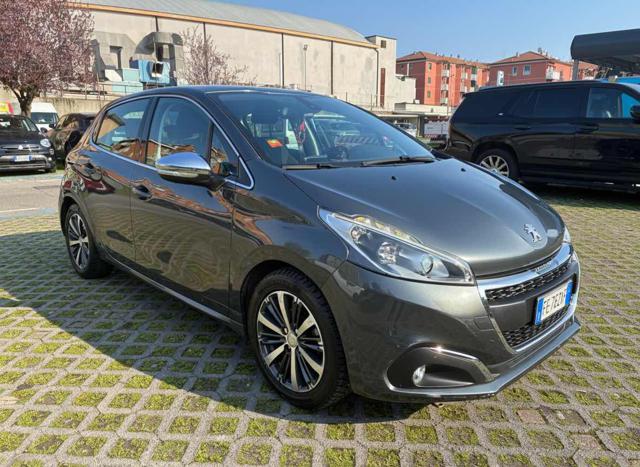 PEUGEOT 208 usata, con Airbag