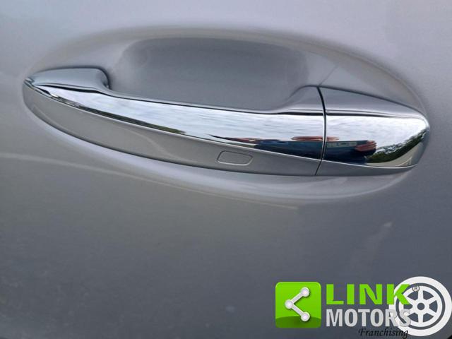 MERCEDES-BENZ CLA 200 usata, con USB