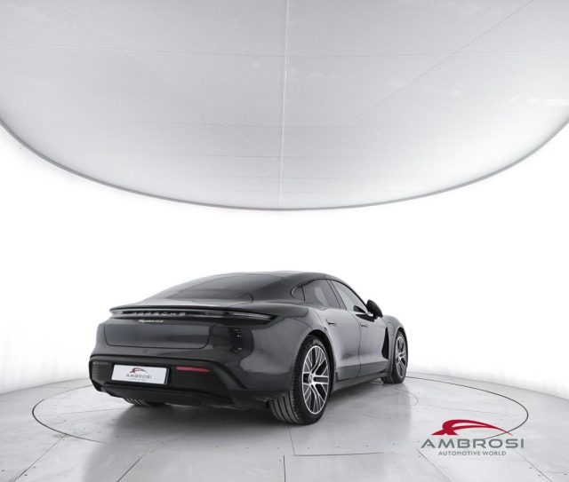 PORSCHE Taycan usata 2