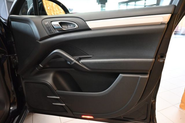 PORSCHE Cayenne usata 146