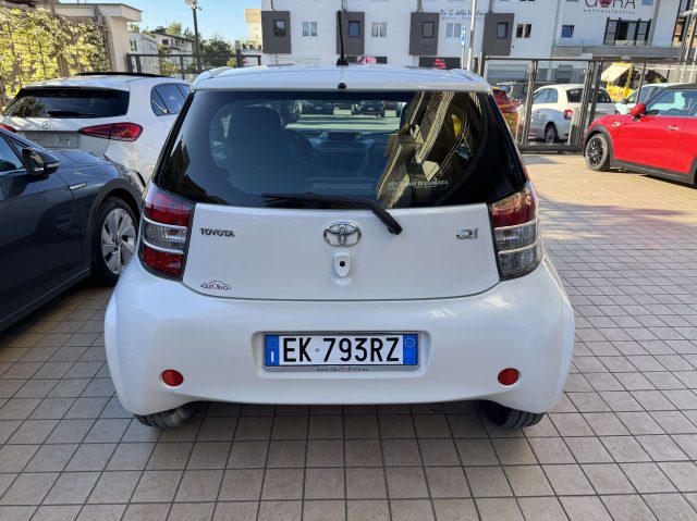 TOYOTA iQ usata, con Antifurto